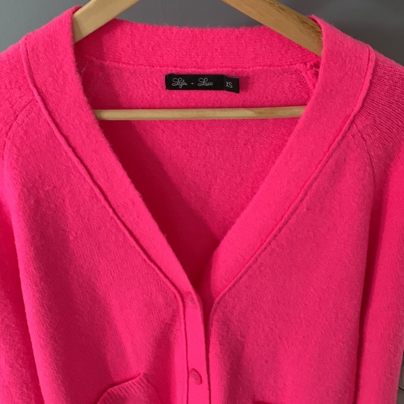 Lyla + Luxe Sweater - Picture 3 of 11